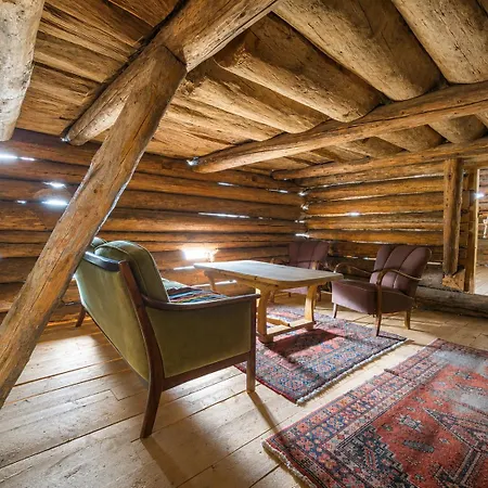 בית נופש Architect Designed Sleeping Box In Barn *